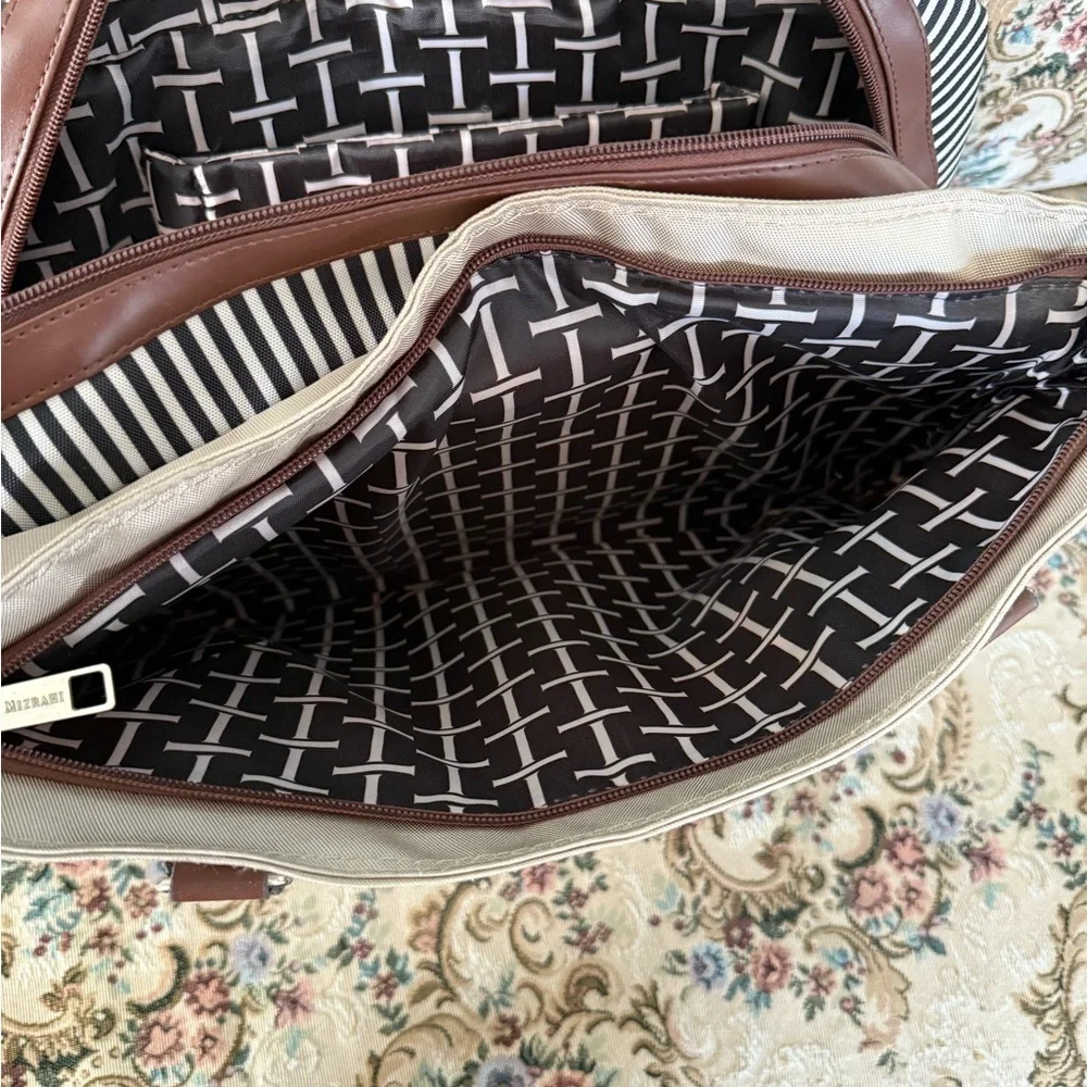 Isaac Mizrahi Large Essential Travel Tote Beige and Stripes - Picture 9 of 10